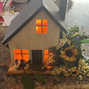Sunflower Cottage Accent - Yellow, Black